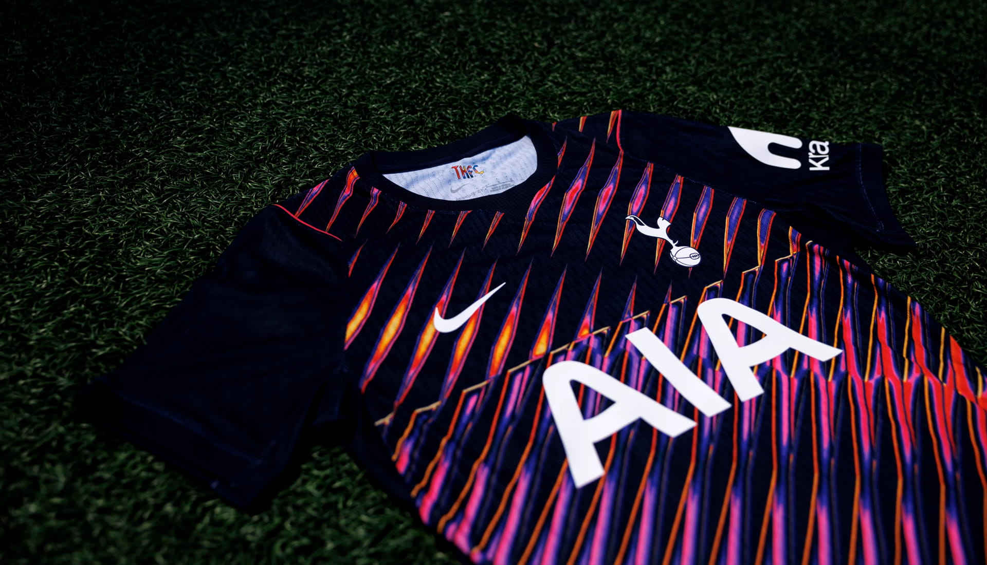 Maglia away del Tottenham Hotspur 2026-2027 ispirata al Nord di Londra