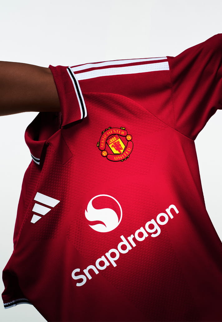Maglia home Manchester United 2026-2027 ispirata alla maglia del 1977