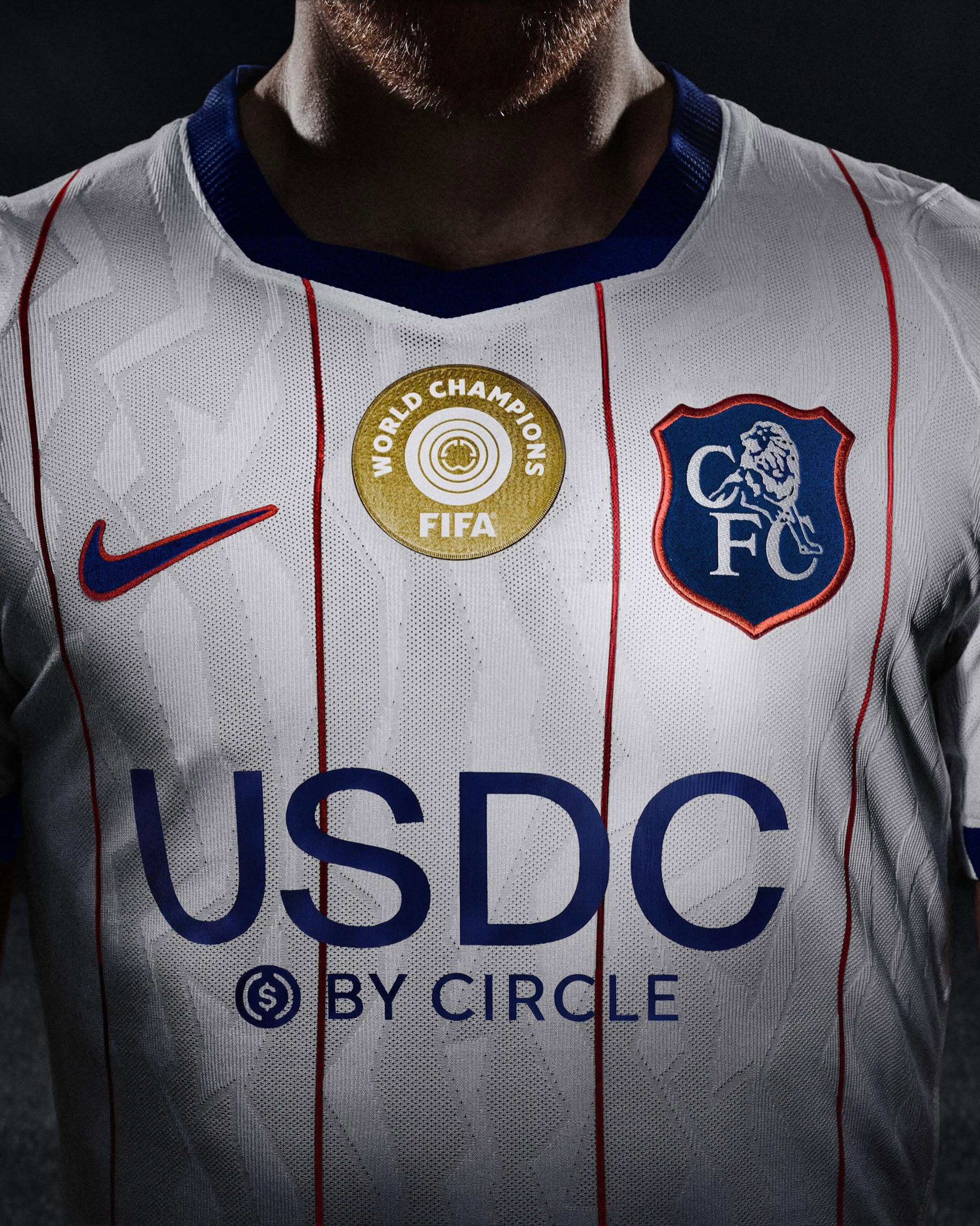 Terza maglia Chelsea 2026-2027 ispirata alle maglie degli anni '80 e '90