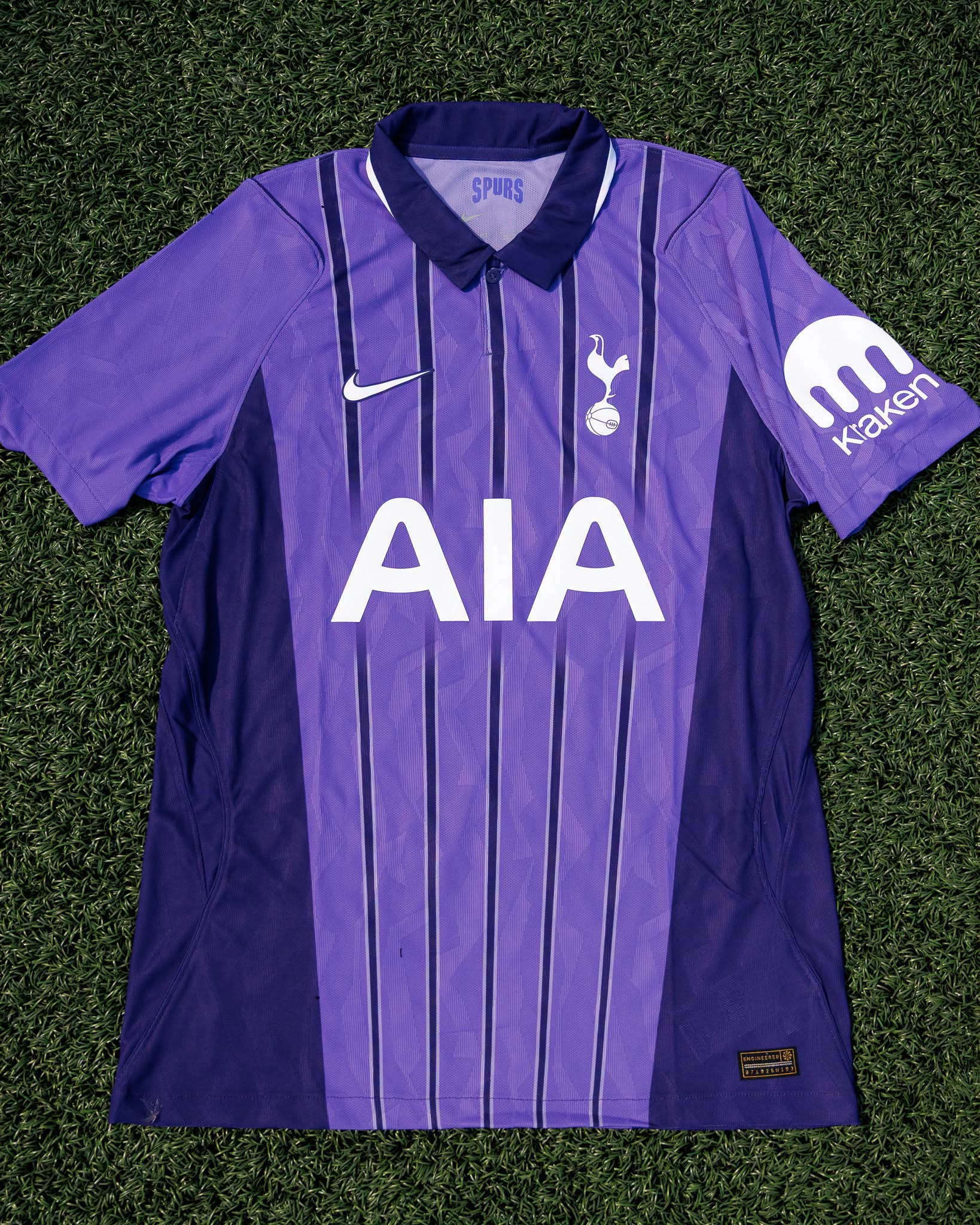 Terza maglia del Tottenham Hotspur 2026-2027 ispirata agli anni '90