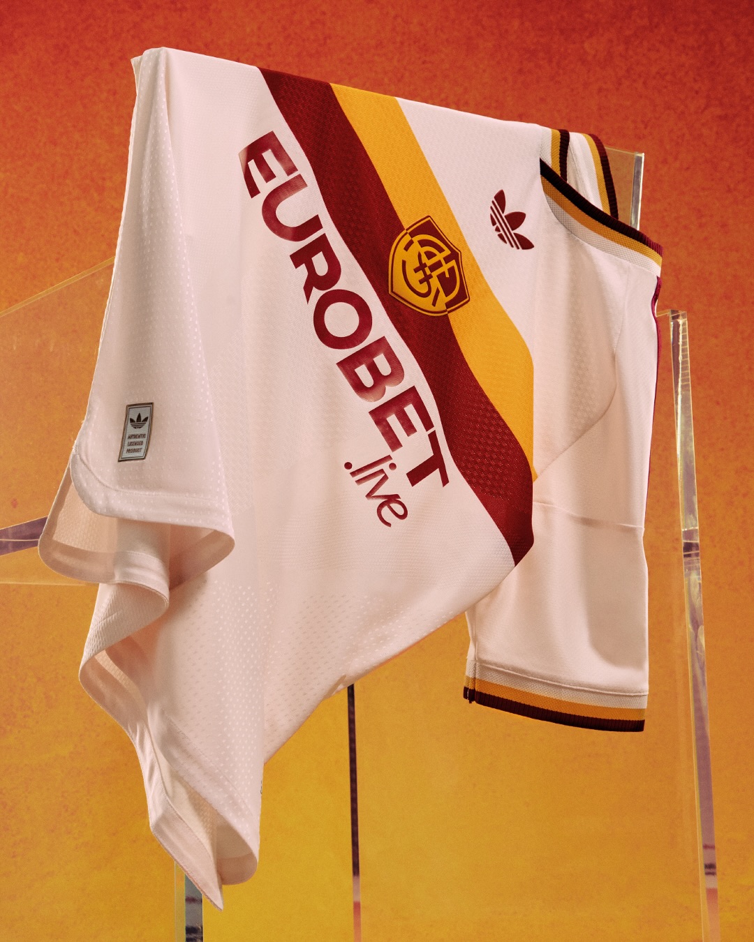 Maglia away dell'AS Roma 2026-2027 ispirata alla maglia away degli anni '40