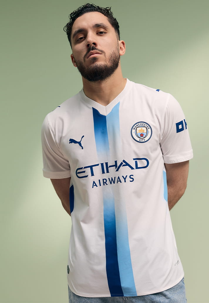 Terza maglia del Manchester City 2026-2027 disegnata con l'AI