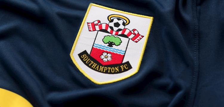southampton-uitshirt-2020-2021.jpg
