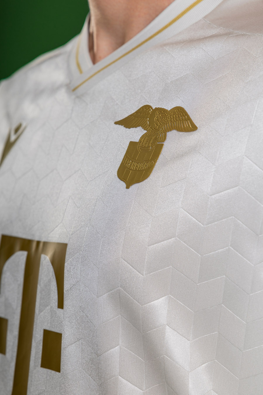 Maglie del Ferencváros 2026-2027 ispirate al museo e agli anni '90