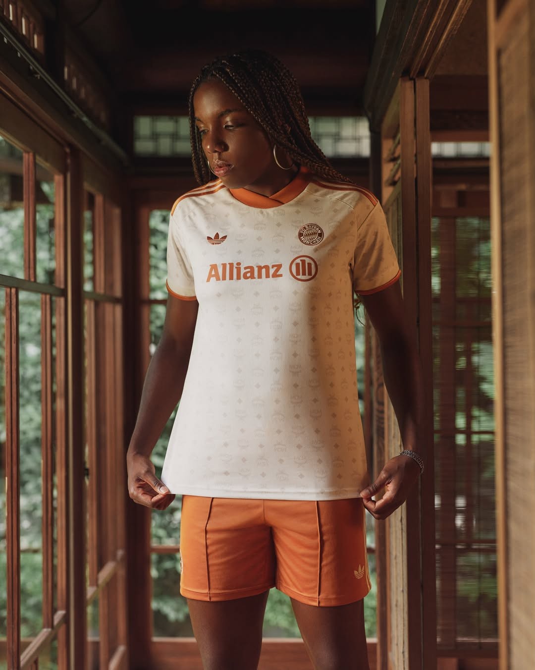 Il Bayern Monaco femminile, adidas e MCM lanciano una maglia speciale