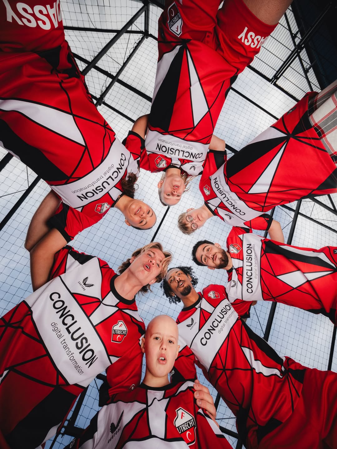 Quarta maglia FC Utrecht 2025-2026 in collaborazione con il Wilhelmina Kinderziekenhuis