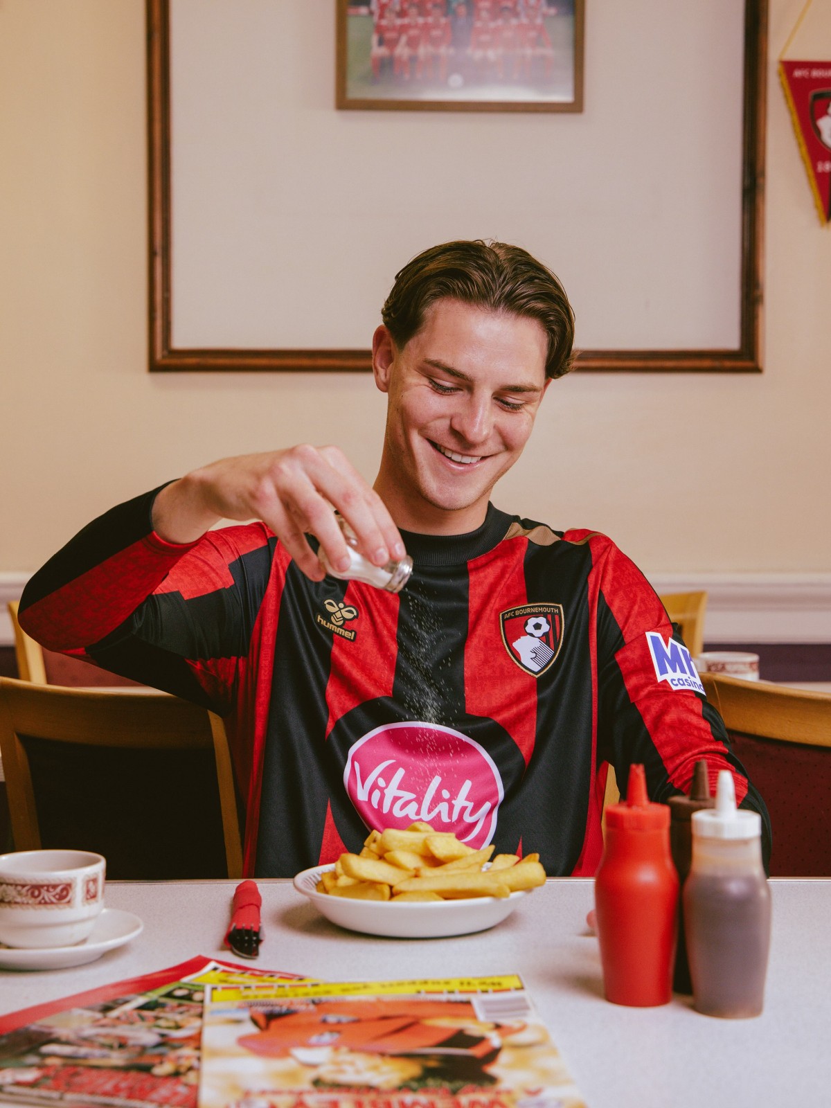 Ecco le maglie dell'AFC Bournemouth 2026-2027 di hummel