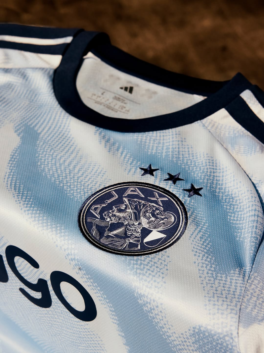 Terza maglia Ajax 2026-2027 ispirata alle storiche maglie away