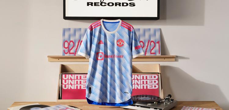 manchester-united-uittenue-21-22.jpg