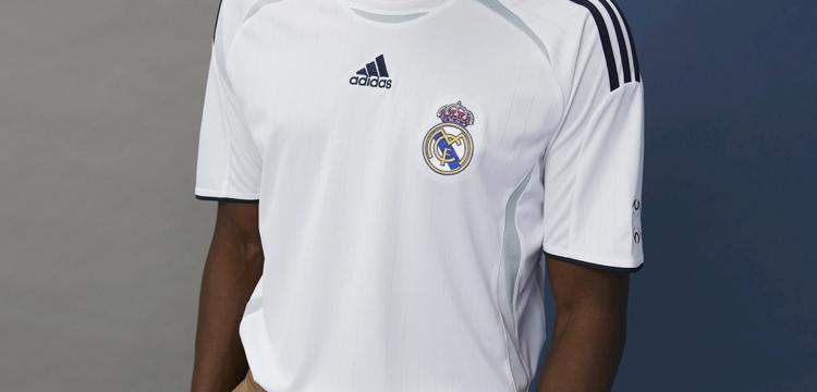 real-madrid-trainingsshirt-teamgeist-2021-2022.jpg