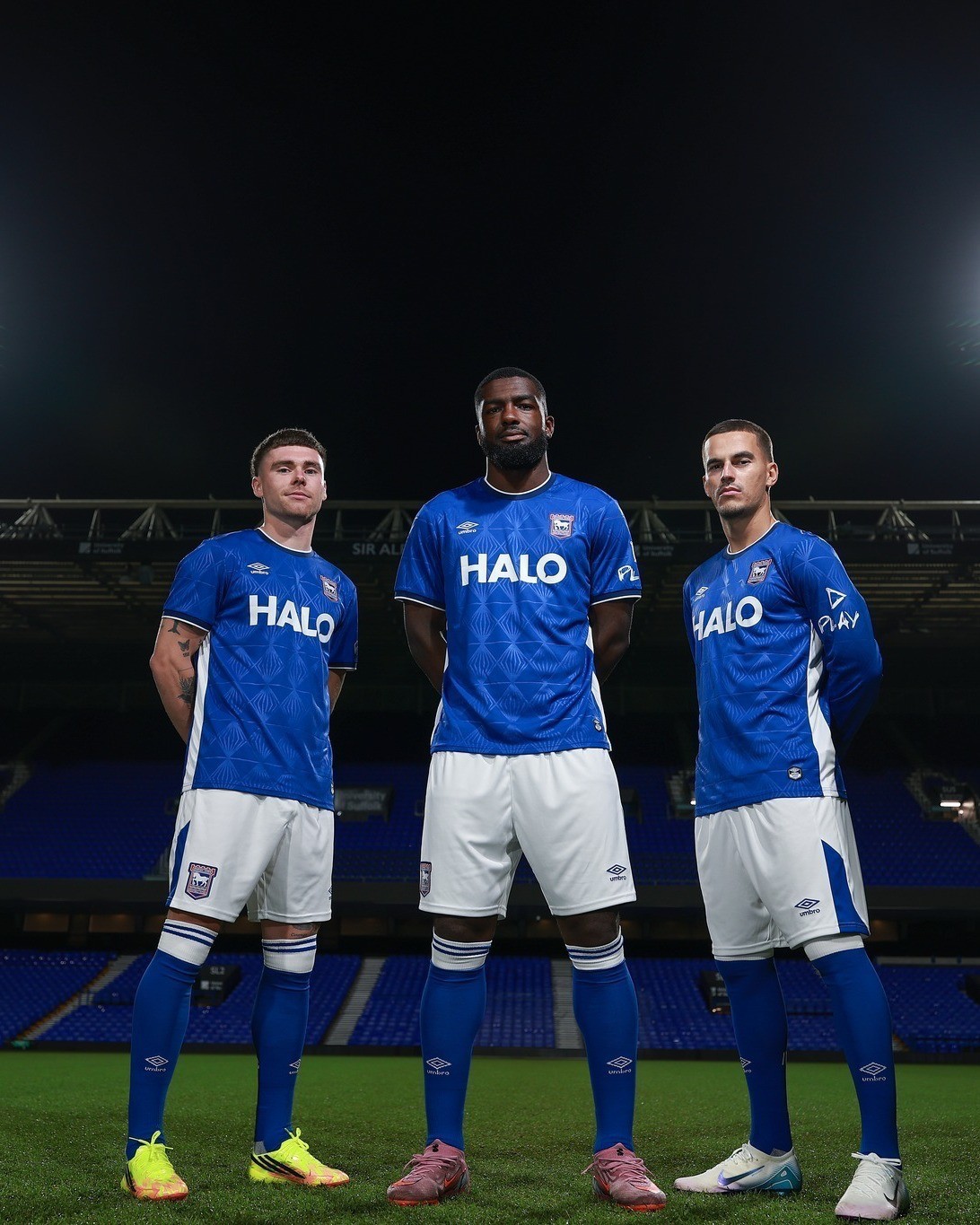 Maglie dell'Ipswich Town 2026-2027: omaggio a Portman Road e al classico del 1996