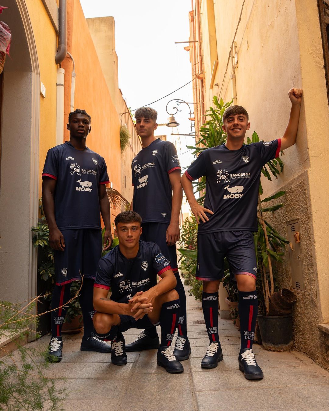 Cagliari maglie 2023-2024