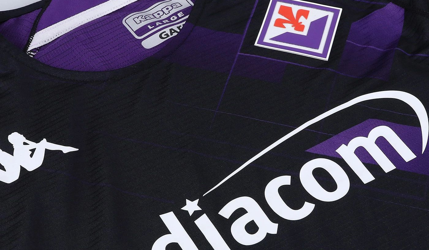 Fiorentina quarta maglia 2022-2023 ontworpen door supporters