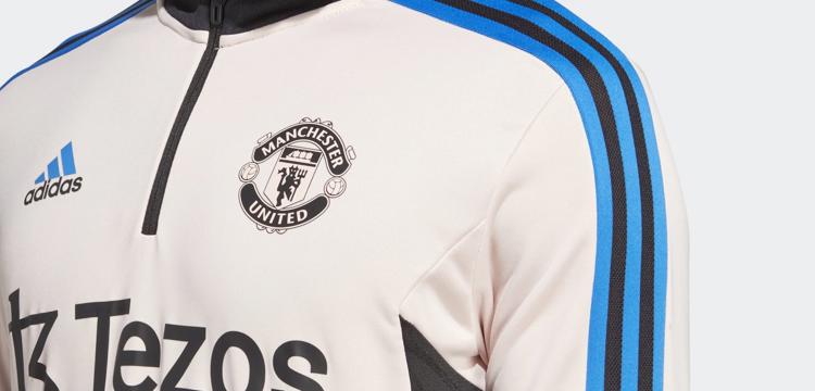 manchester-united-trainingspak-2023-c.jpg