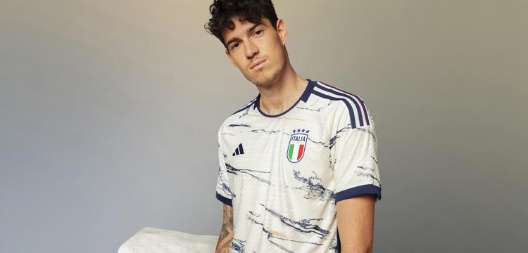 italie-uitshirt-2023-2024-b.jpg