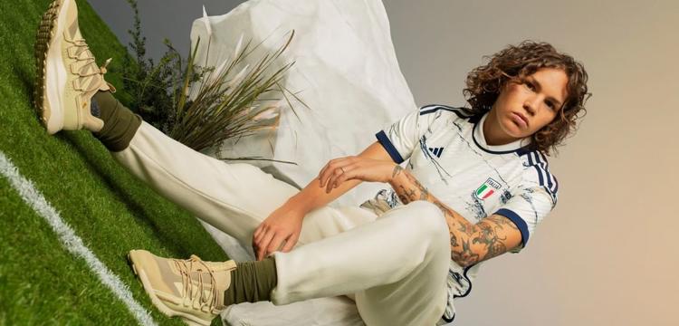 italie-vrouwen-voetbalshirts-2023-2024.jpg