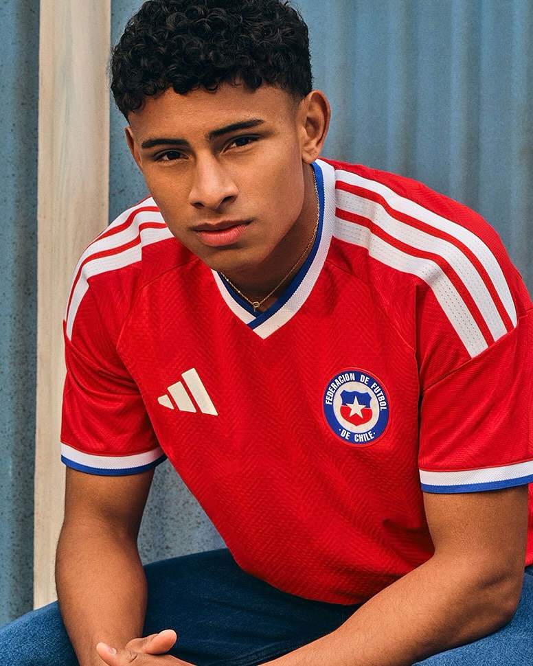 Le maglie del Cile 2026-2027 ispirate a un uccello e a un fenomeno naturale