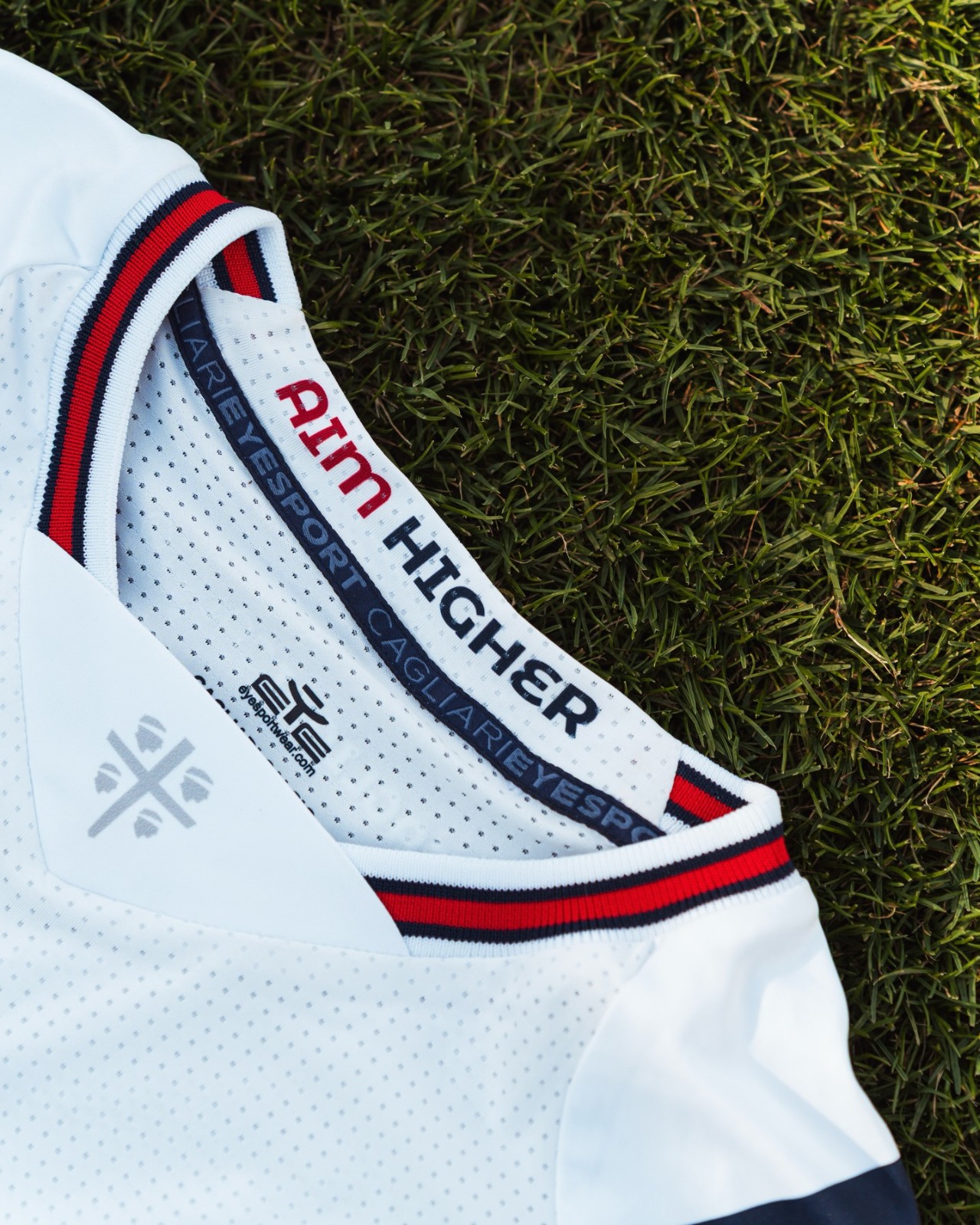 Ecco le maglie del Cagliari Calcio 2026-2027