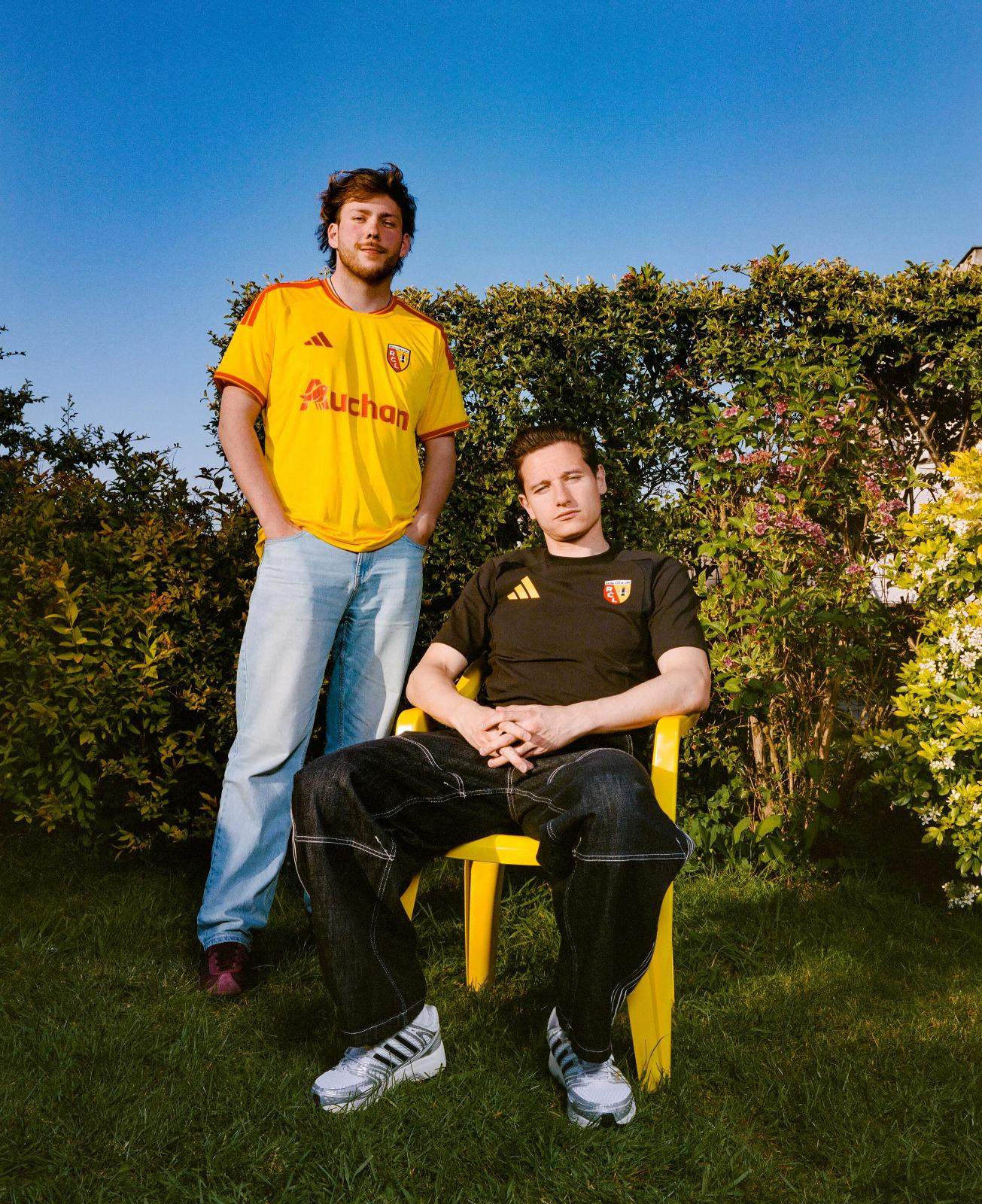 Questa e la maglia home RC Lens 2026-2027 di adidas