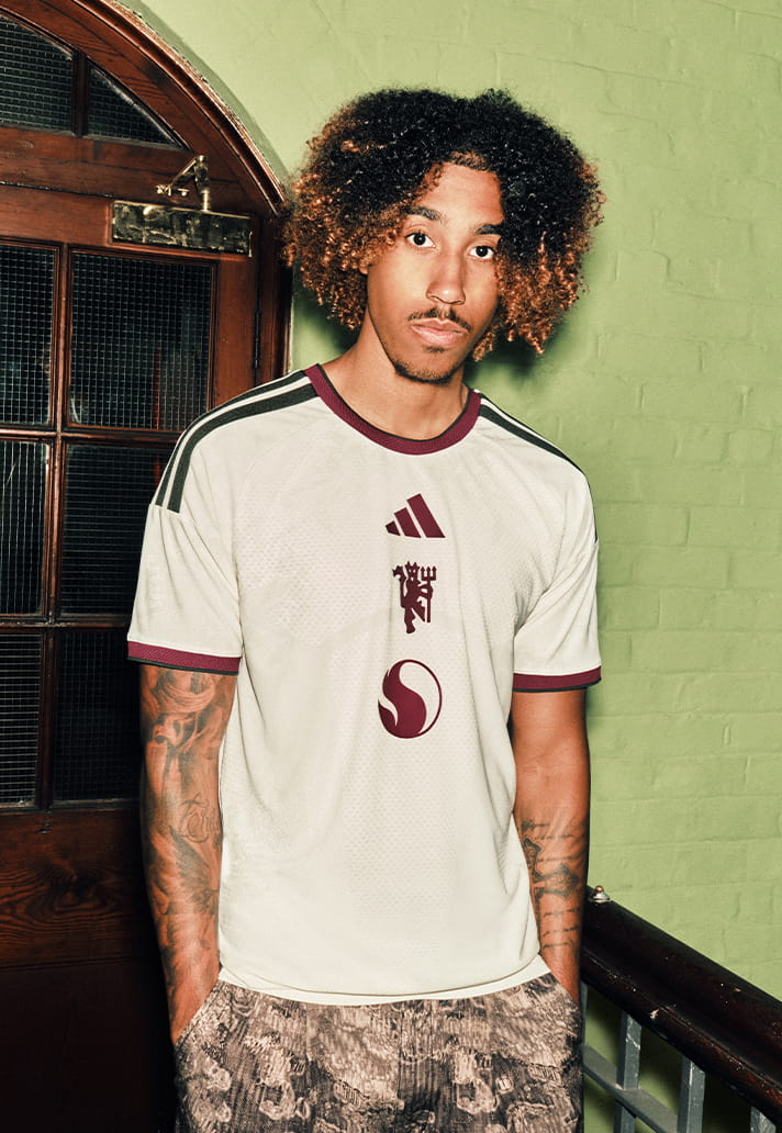 Terza maglia Manchester United 2026-2027 off white omaggio a Greater Manchester