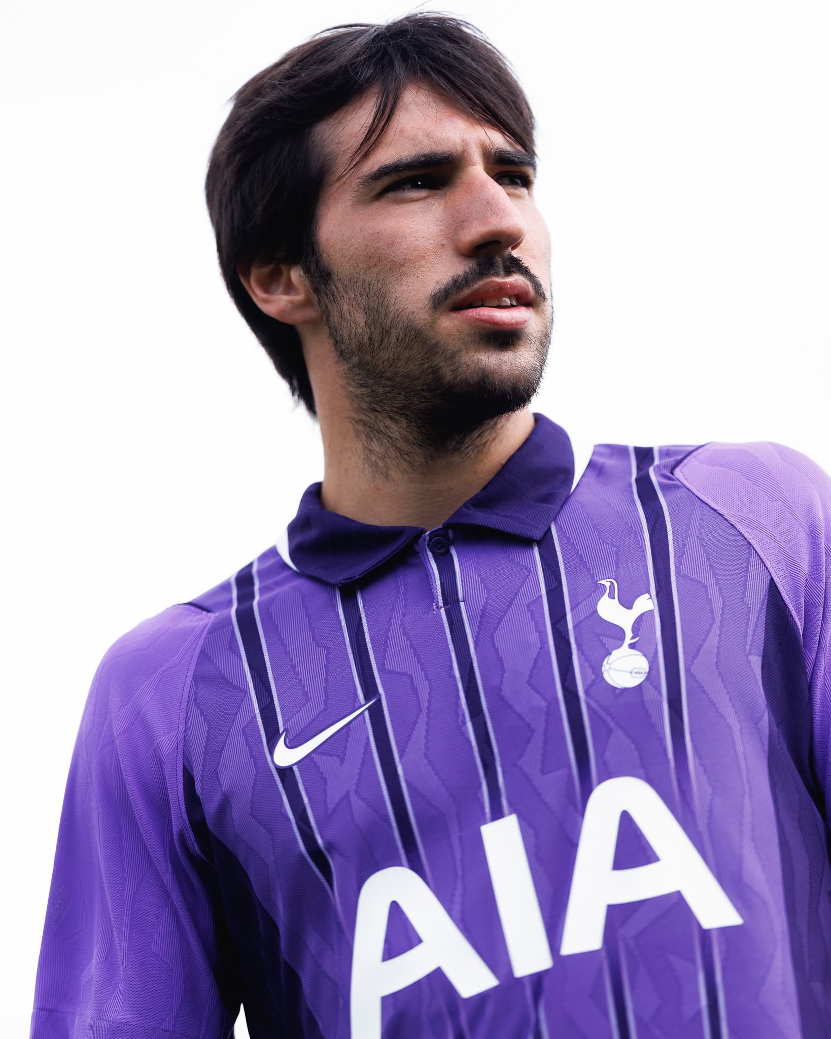 Terza maglia del Tottenham Hotspur 2026-2027 ispirata agli anni '90