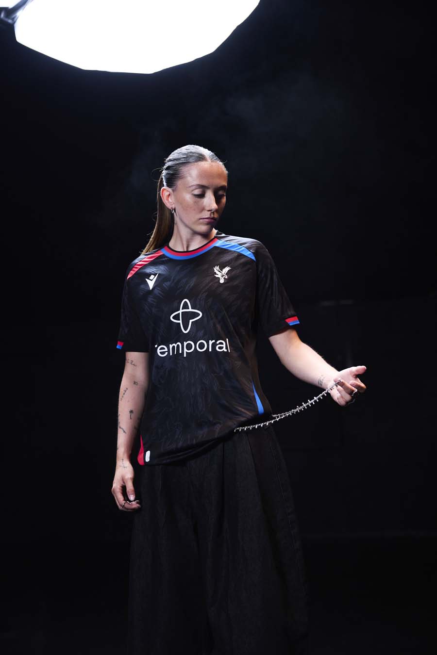 Maglia home del Crystal Palace 2026-2027 con l'iconica sash!