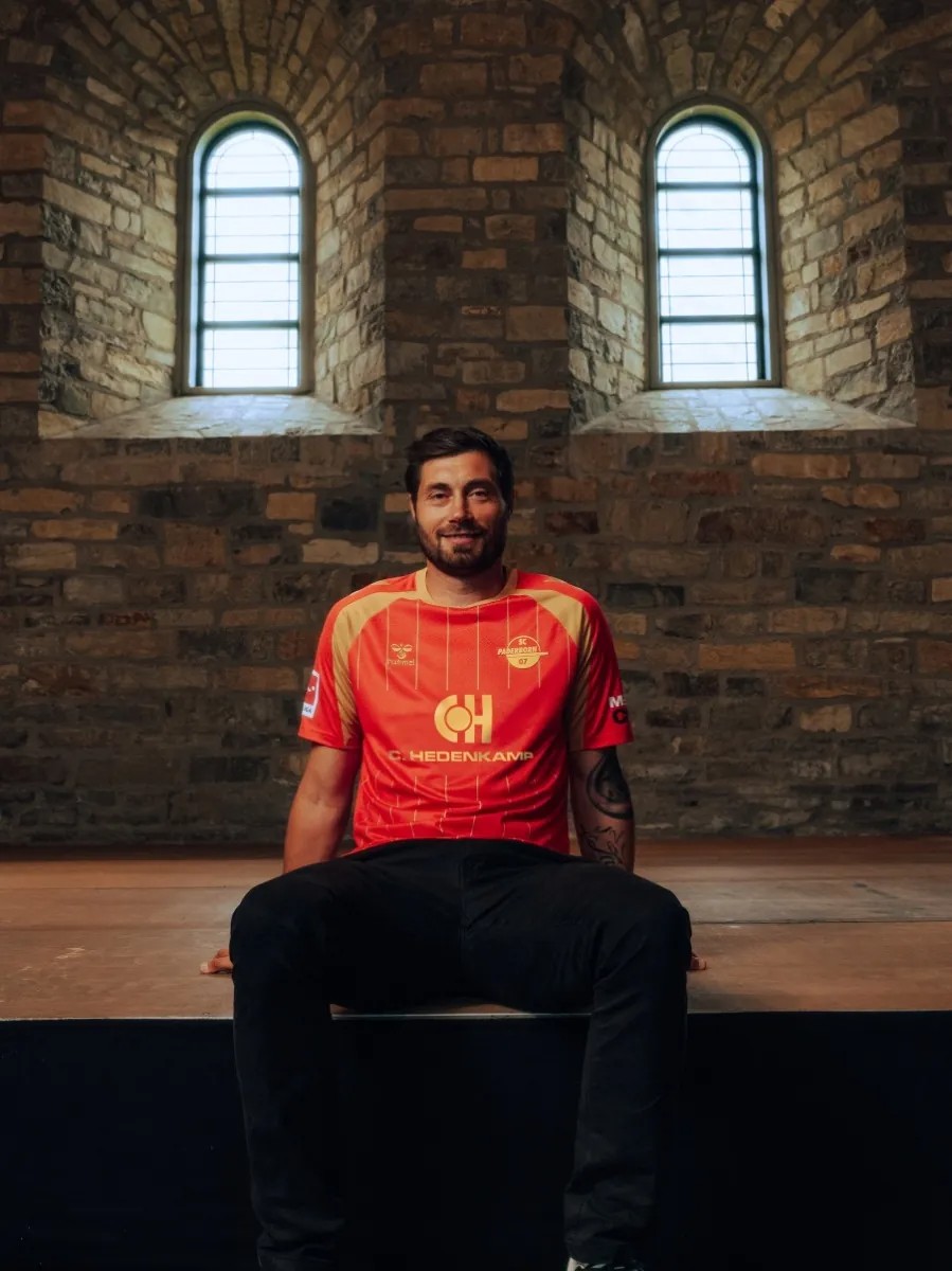 Maglie del SC Paderborn 07 2026-2027: omaggio al Duomo e al pavone