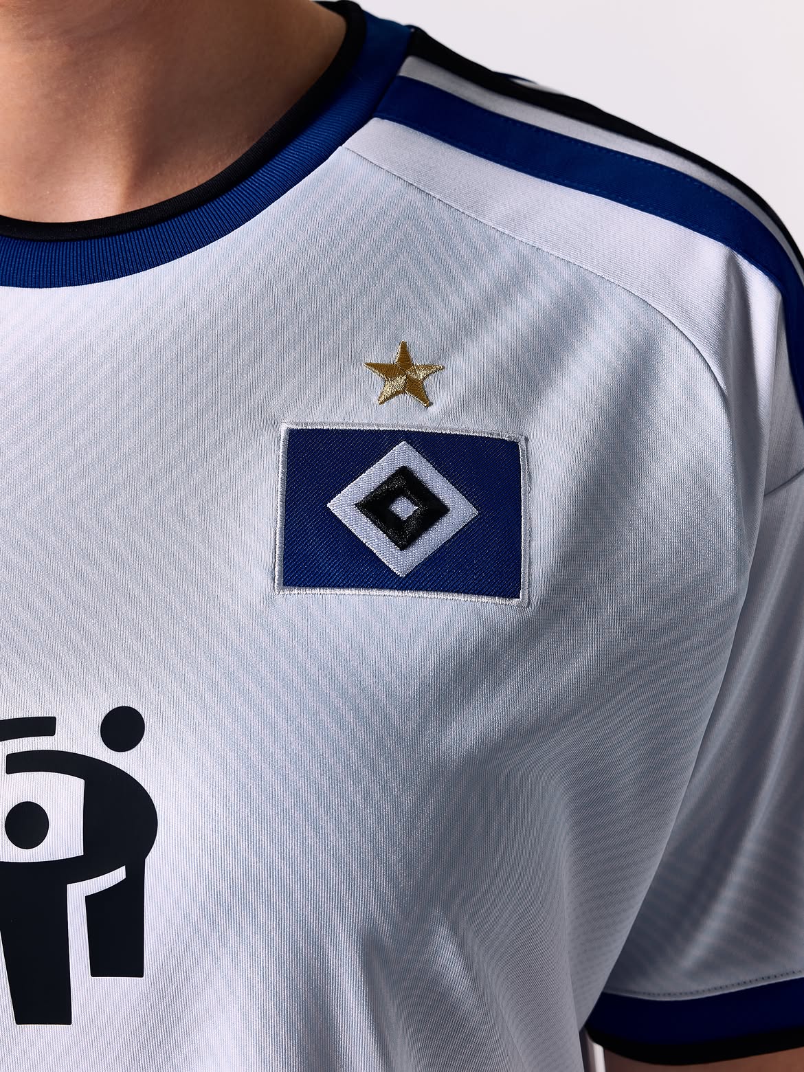 Le maglie dell'Hamburger SV 2026-2027 sono un omaggio al Volksparkstadion