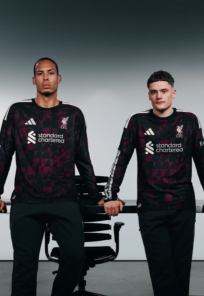 Terza maglia del Liverpool 2026-2027 ispirata all'atmosfera di Anfield Road