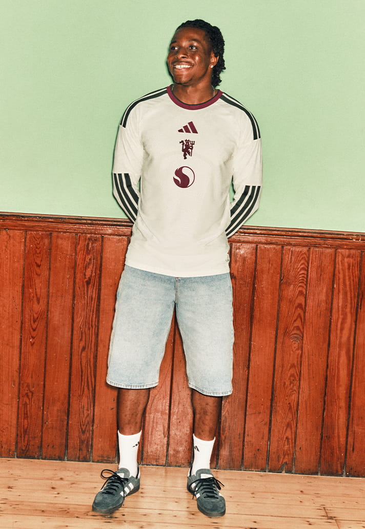 Terza maglia Manchester United 2026-2027 off white omaggio a Greater Manchester
