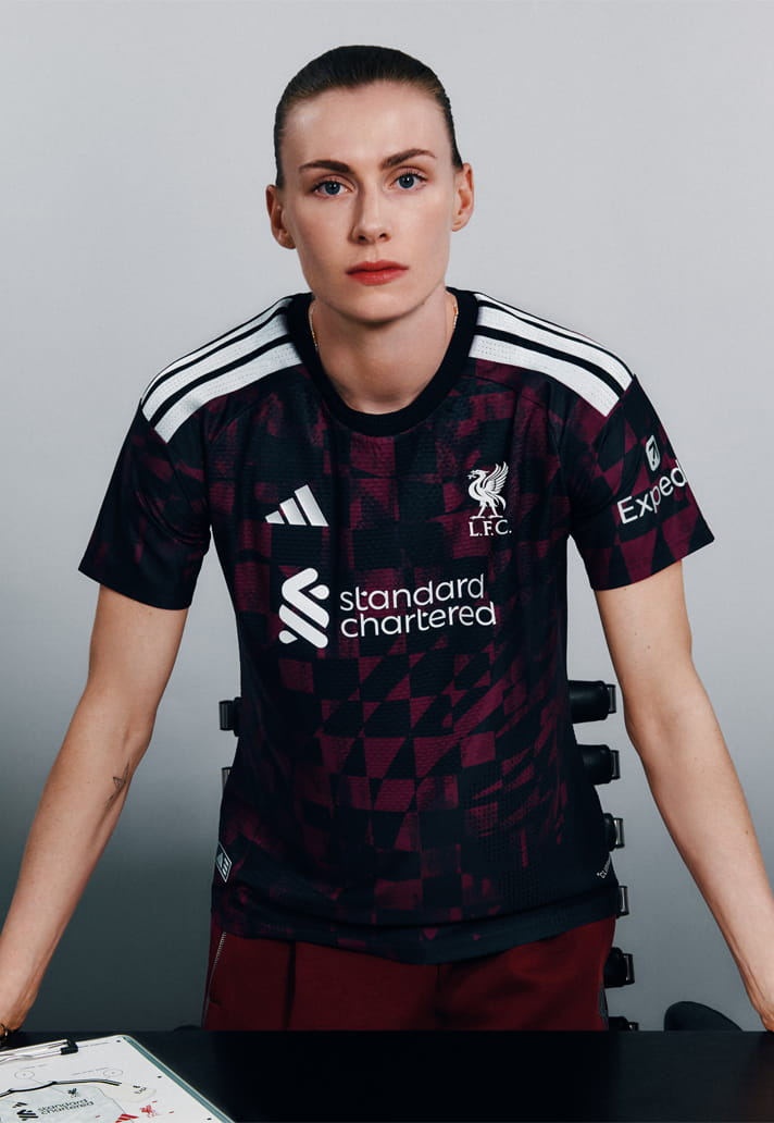 Terza maglia del Liverpool 2026-2027 ispirata all'atmosfera di Anfield Road