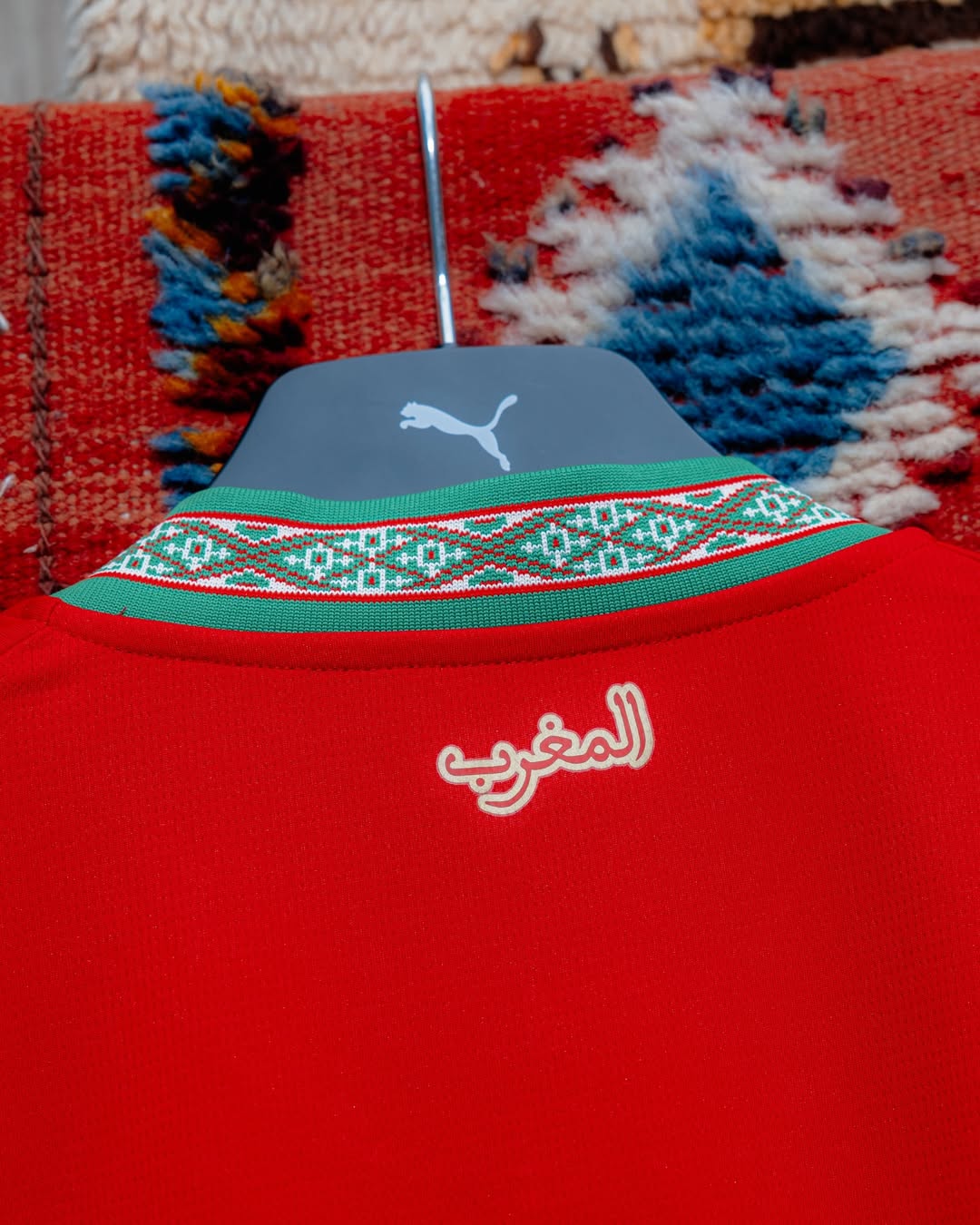 La maglia home del Marocco per i Mondiali 2026 è ispirata ai tradizionali motivi di ricamo