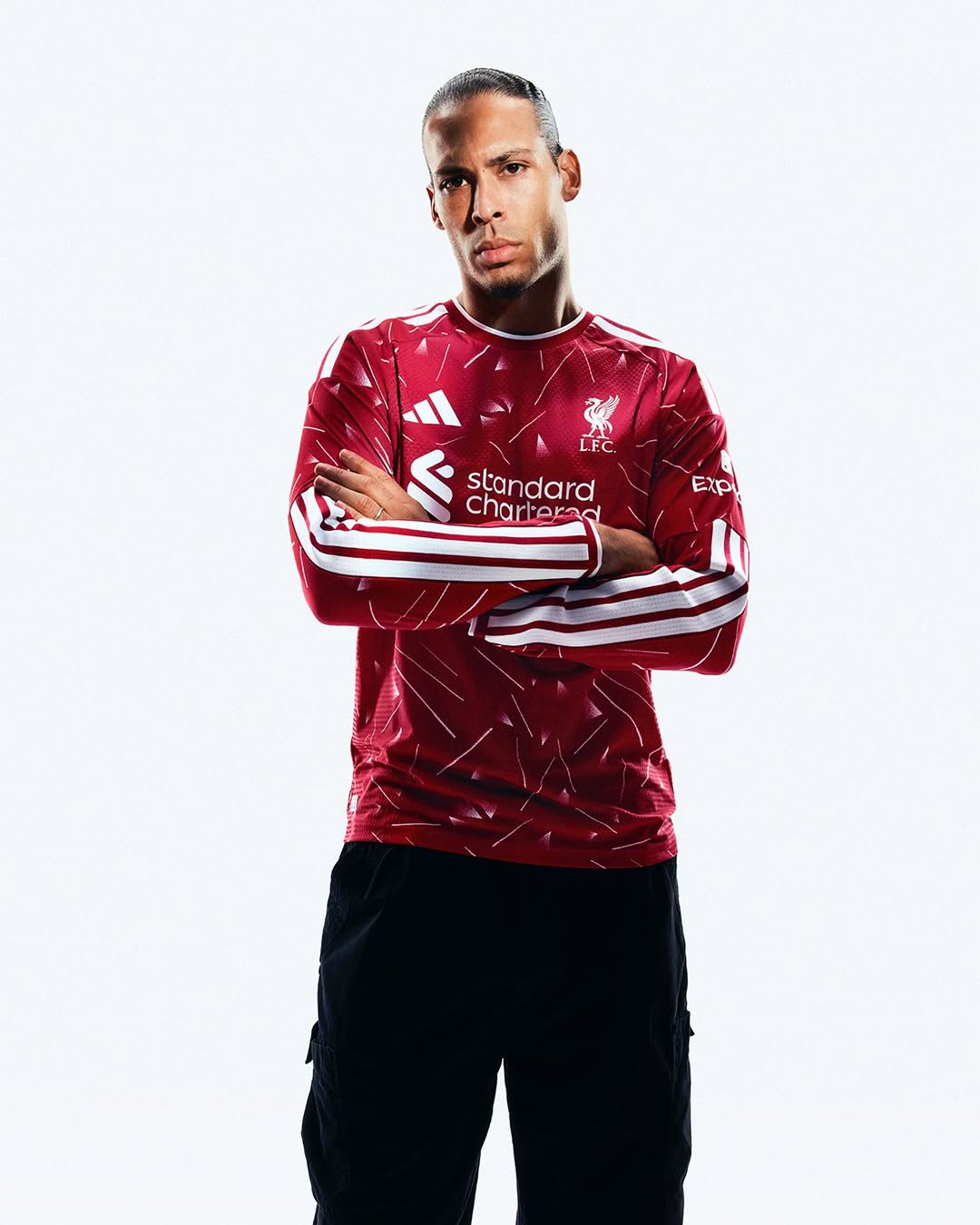 Maglia home del Liverpool 2026-2027: il motivo del 1989-1991 torna in campo