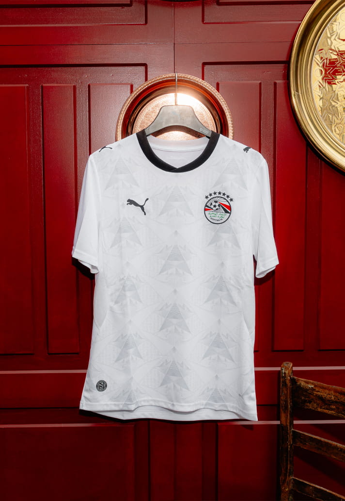 Le maglie dell'Egitto per i Mondiali 2026 ispirate alle piramidi
