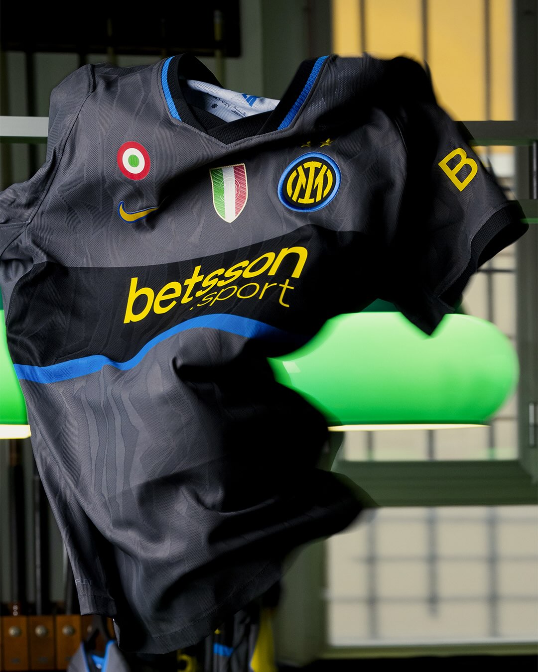 Terza maglia Inter 2026-2027 ispirata alla maglia away 1996-1997