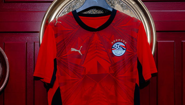 Le maglie dell'Egitto per i Mondiali 2026 ispirate alle piramidi