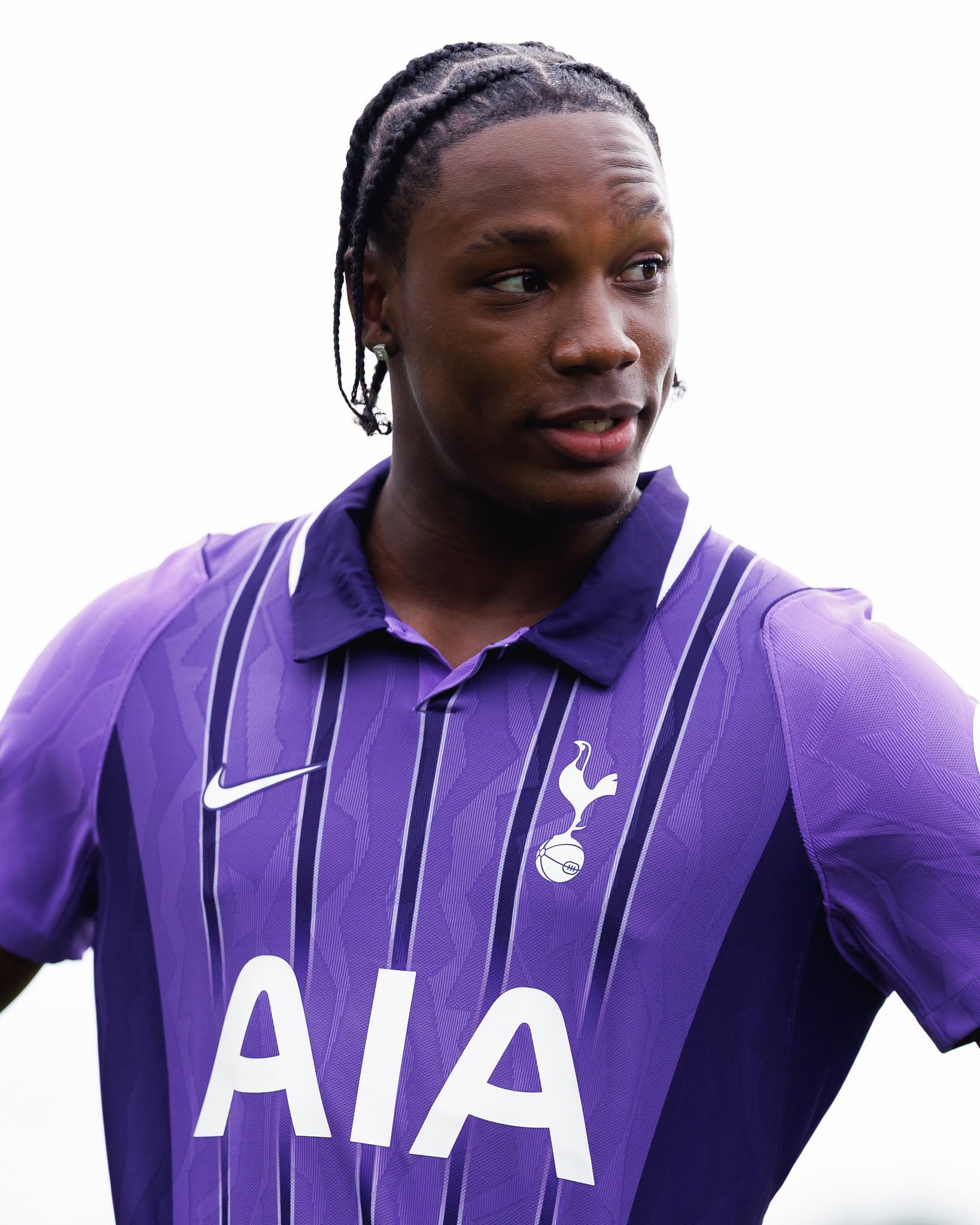 Terza maglia del Tottenham Hotspur 2026-2027 ispirata agli anni '90
