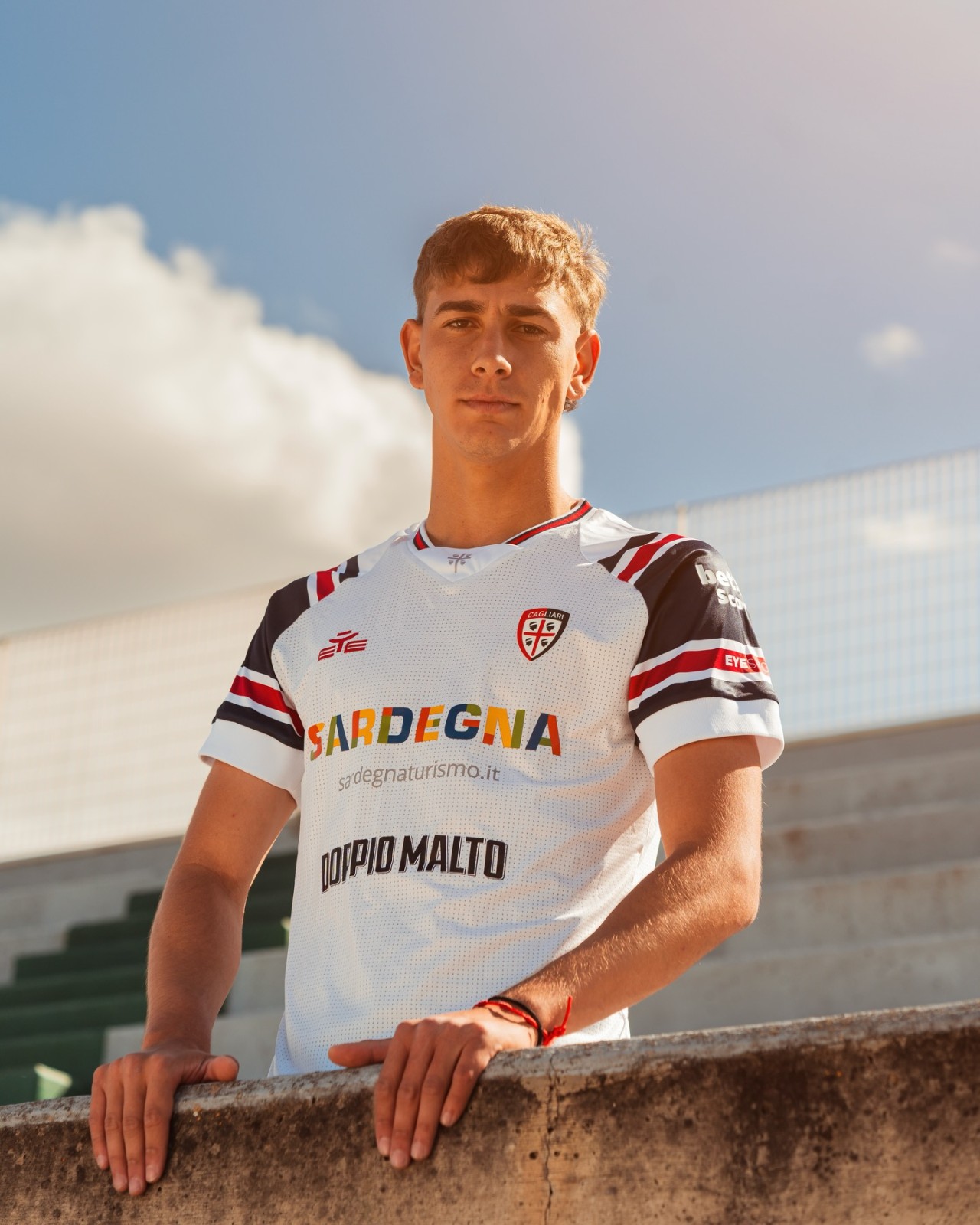 Ecco le maglie del Cagliari Calcio 2026-2027