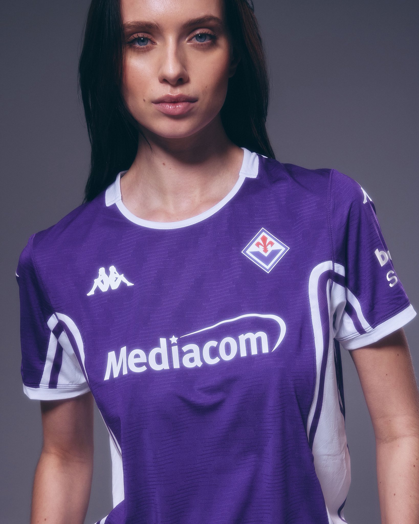 Maglie della Fiorentina 2025-2026: gli anni Novanta, Santa Maria Novella e l'Arno