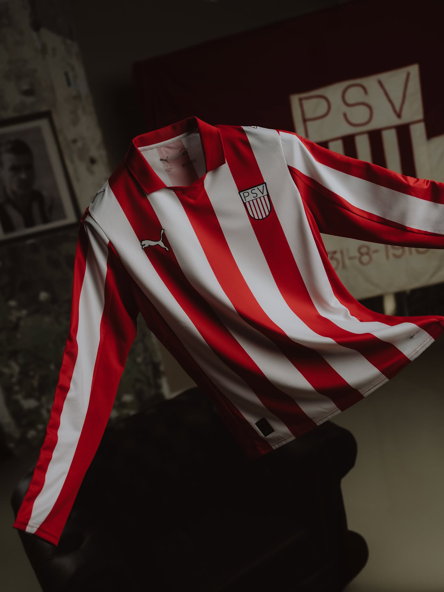 Il PSV lancia una maglia speciale per Coen Dillen
