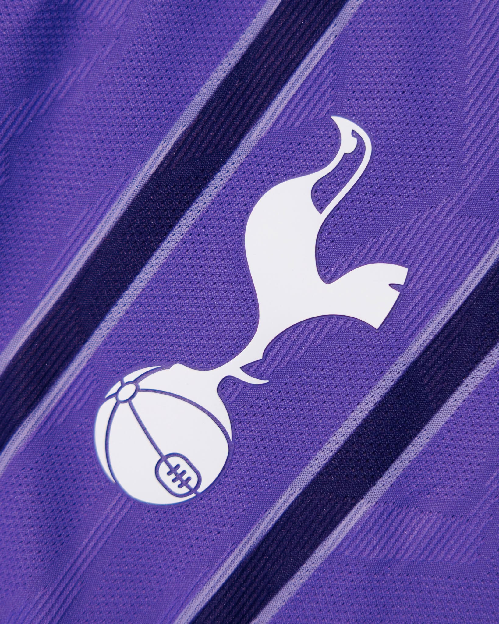 Terza maglia del Tottenham Hotspur 2026-2027 ispirata agli anni '90