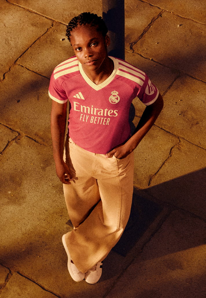 Terza maglia Real Madrid 2026-2027 rosa ispirata ai tifosi