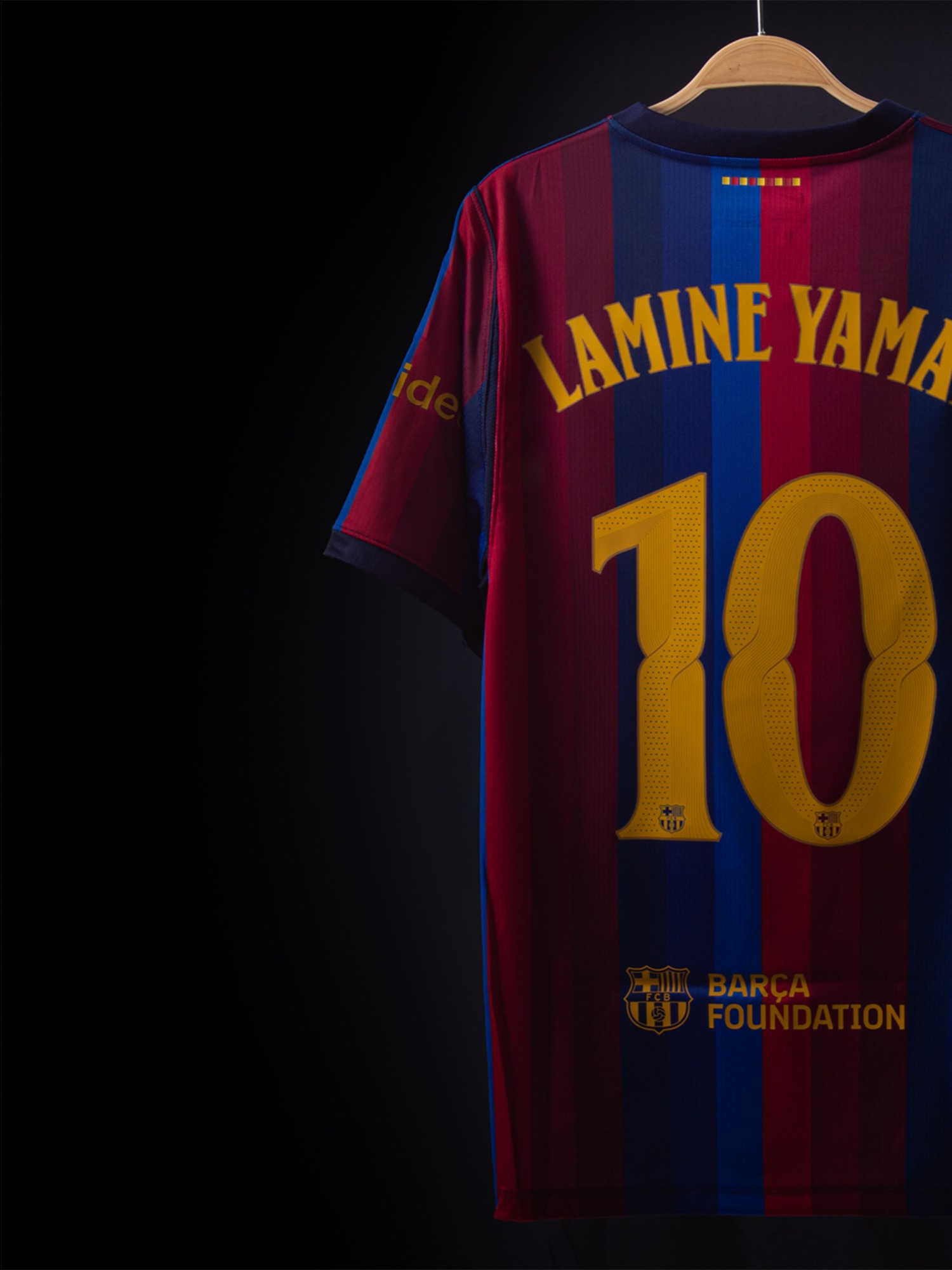 Perché il FC Barcelona ha due stampe diverse sulla maglia?