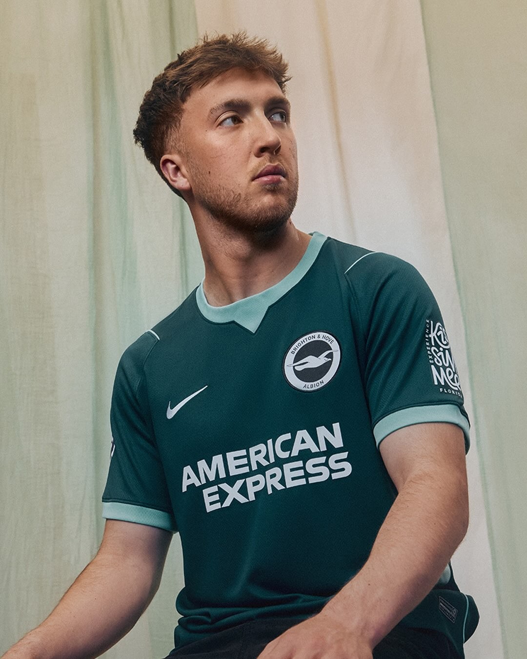 Maglie Brighton & Hove Albion 2026-2027 ispirate alle maglie del 1983