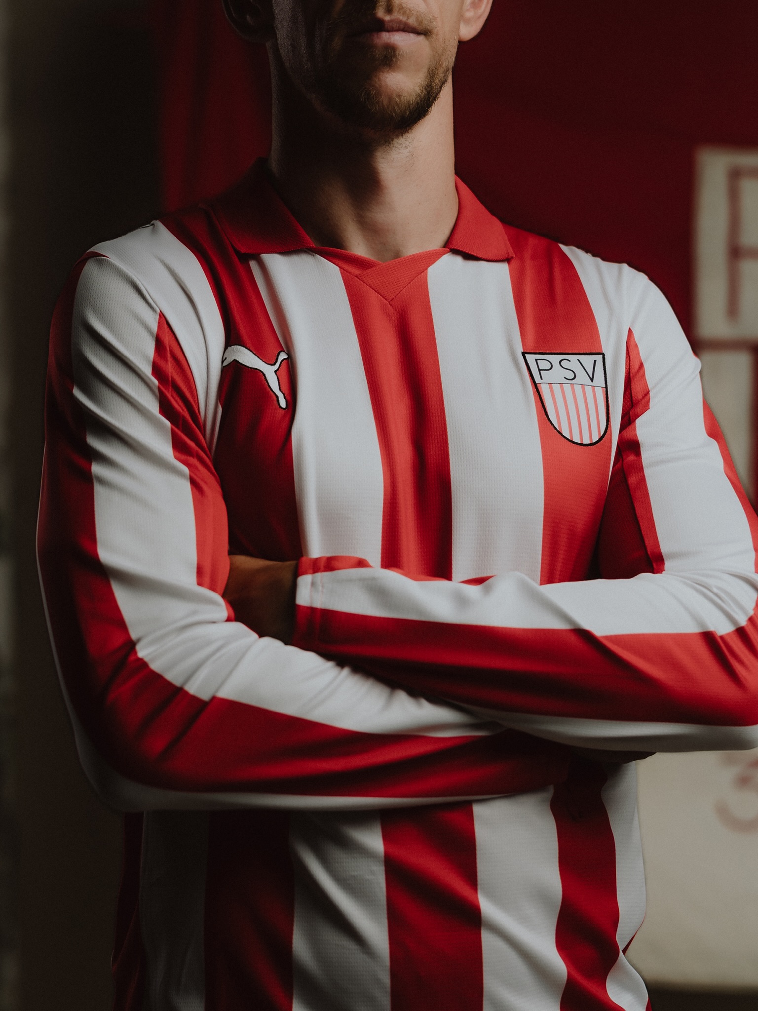 Il PSV lancia una maglia speciale per Coen Dillen
