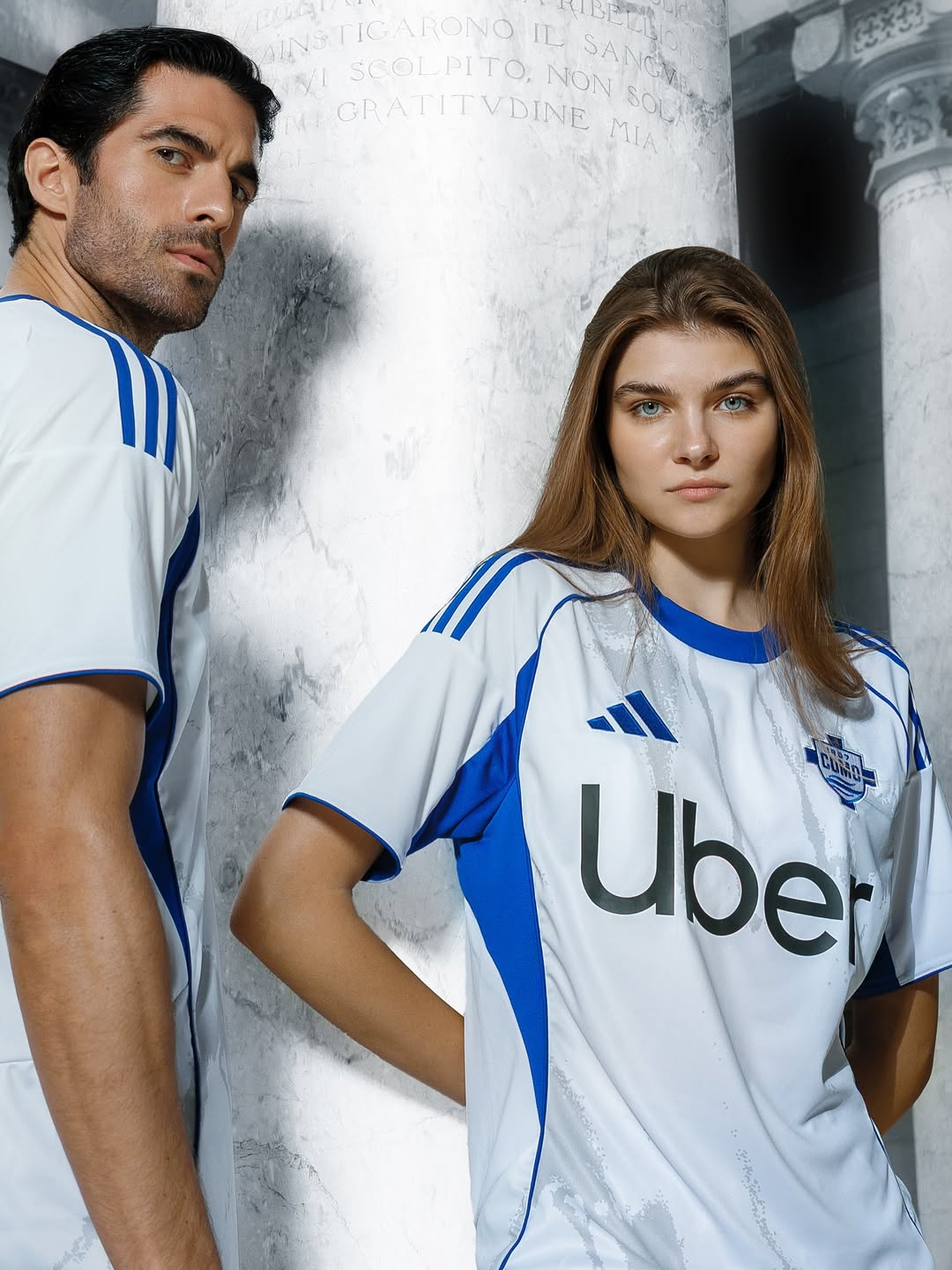 Maglie del Como 1907 2025-2026 ispirate al lago e allo stadio