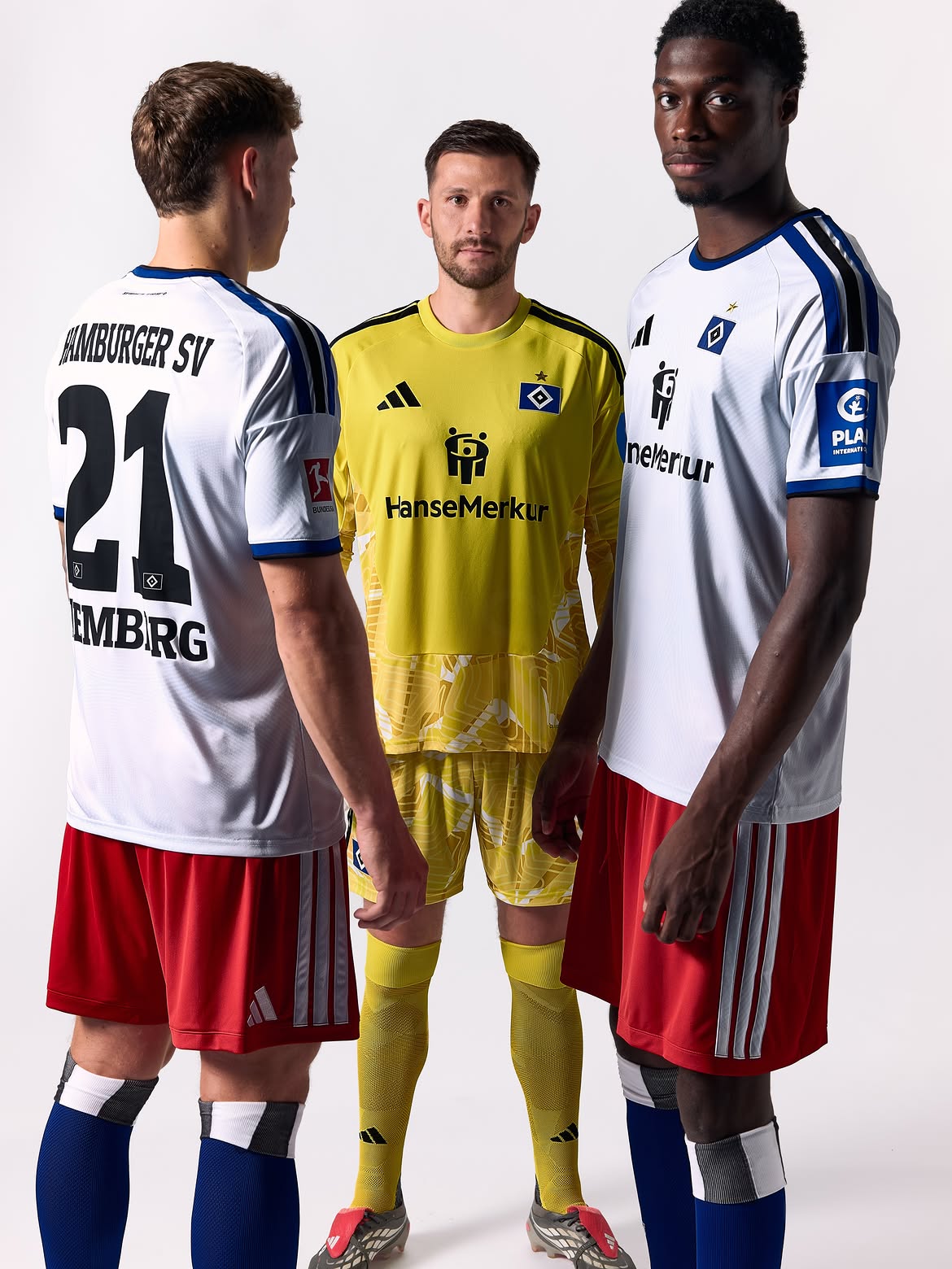 Le maglie dell'Hamburger SV 2026-2027 sono un omaggio al Volksparkstadion
