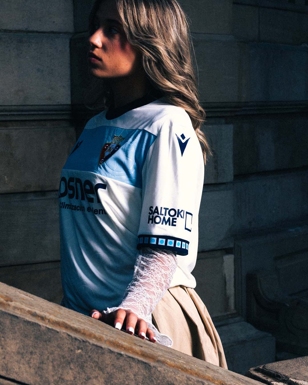 Maglie del CA Osasuna 2026-2027 firmate Macron