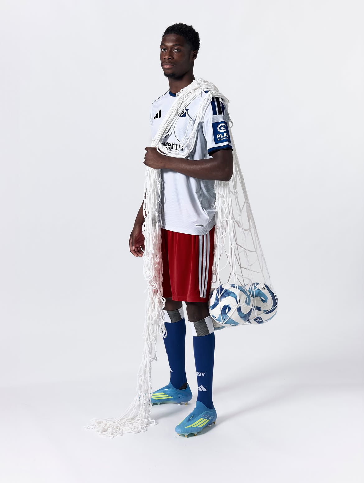 Le maglie dell'Hamburger SV 2026-2027 sono un omaggio al Volksparkstadion