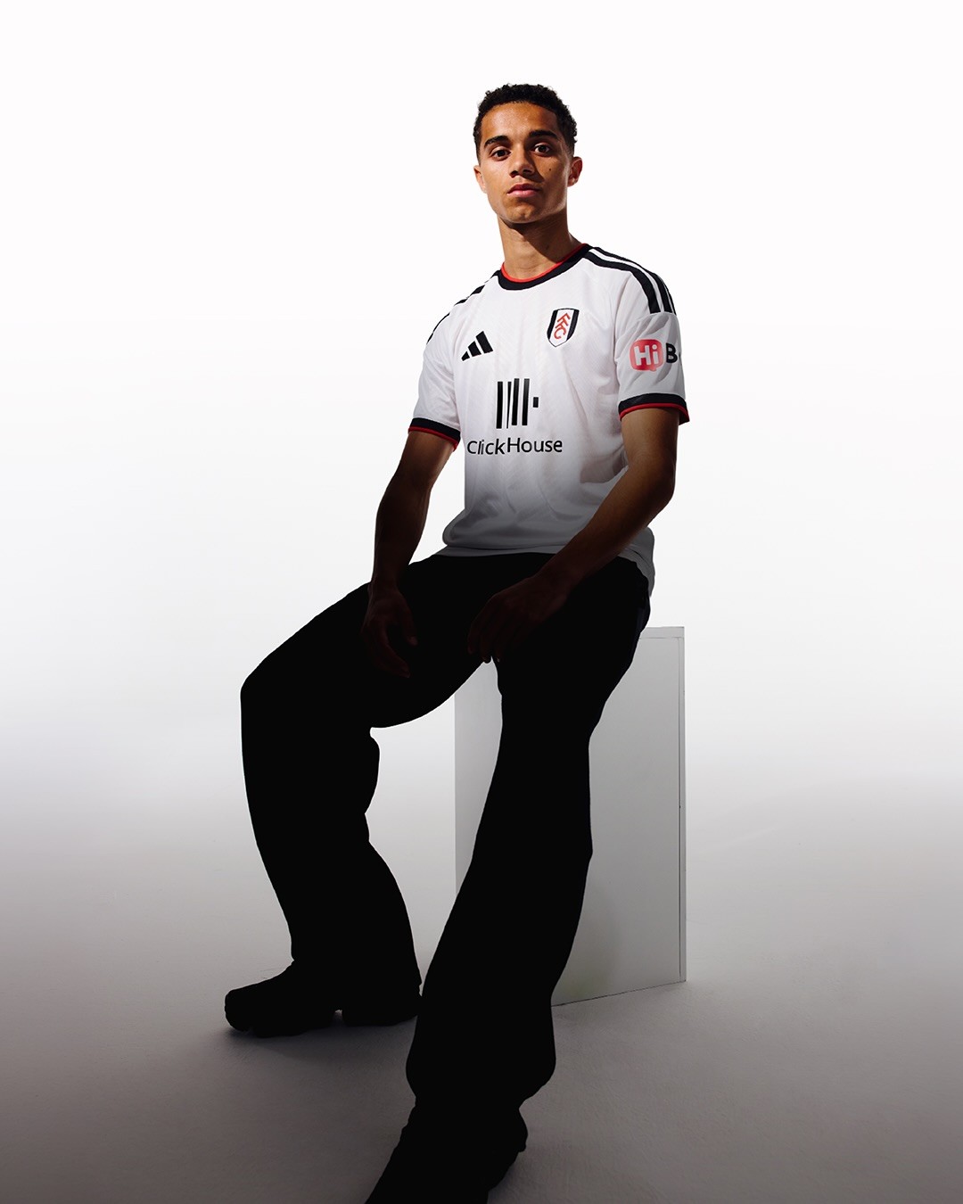 Maglie del Fulham FC 2026-2027 con un look retrò!